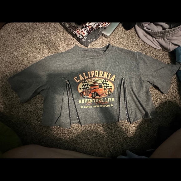 Super cute California crop top - Picture 2 of 4